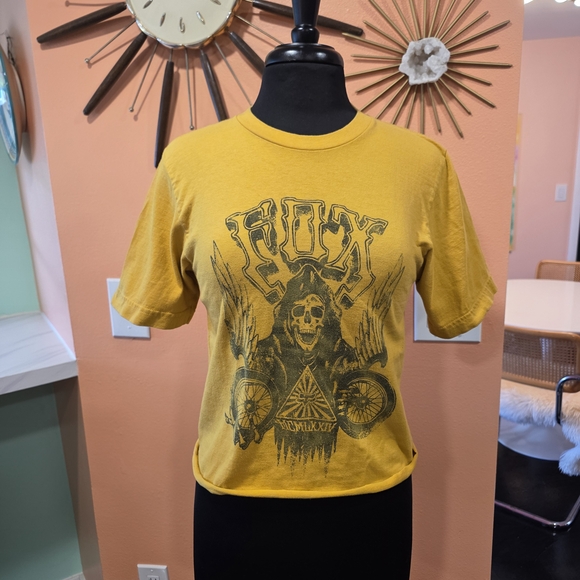 Fox Women's Yellow Graphic Tee Cropped Retro Mall Goth Flirty Jersey Miami Indie - Picture 1 of 7